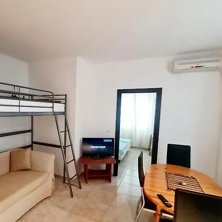 Almi - The Cliff Apartman *