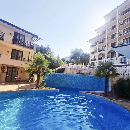 Almi - The Cliff Apartman *