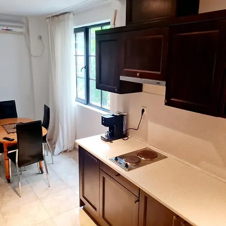 Almi - The Cliff Apartman