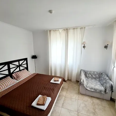 Almi - The Cliff Apartman Obzor