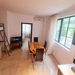 Almi - The Cliff Apartment *