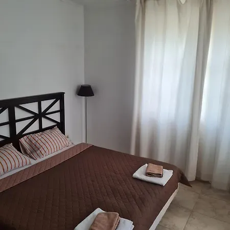 Almi - The Cliff Apartament