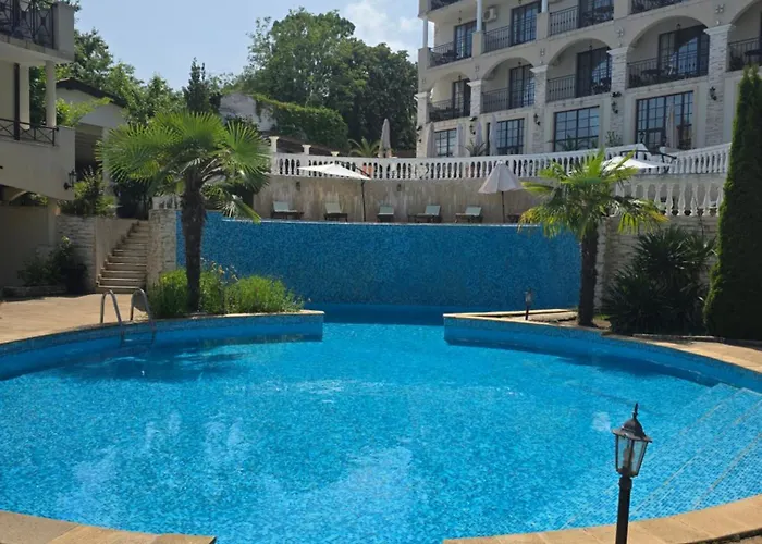 Almi - The Cliff Obsor